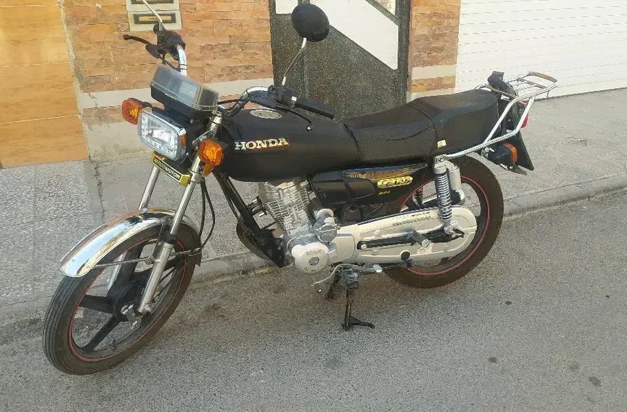 موتورسیکلت پرواز ۱۲۵ در حد نو مدل ۱۴۰۳|موتورسیکلت|شاهینشهر, شهرک گلدیس|دیوار