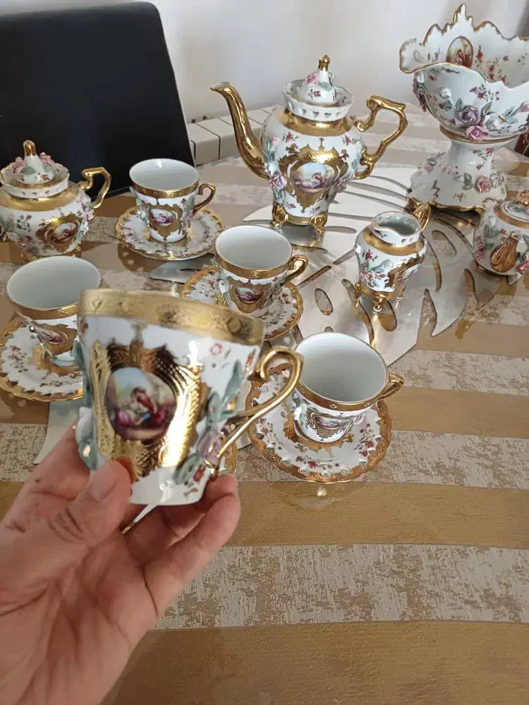 سرویس چای خوری گل برجسته /لبه طلایی|ظروف سرو و پذیرایی|قدس, شهرک فرزان|دیوار
