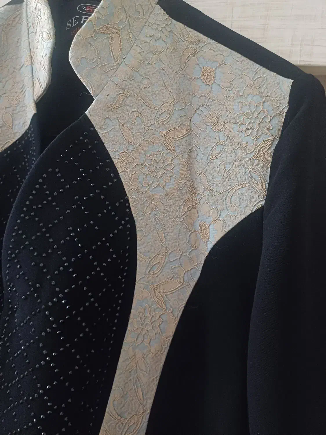 مانتومجلسی|لباس|رباطکریم, رباطکریم|دیوار