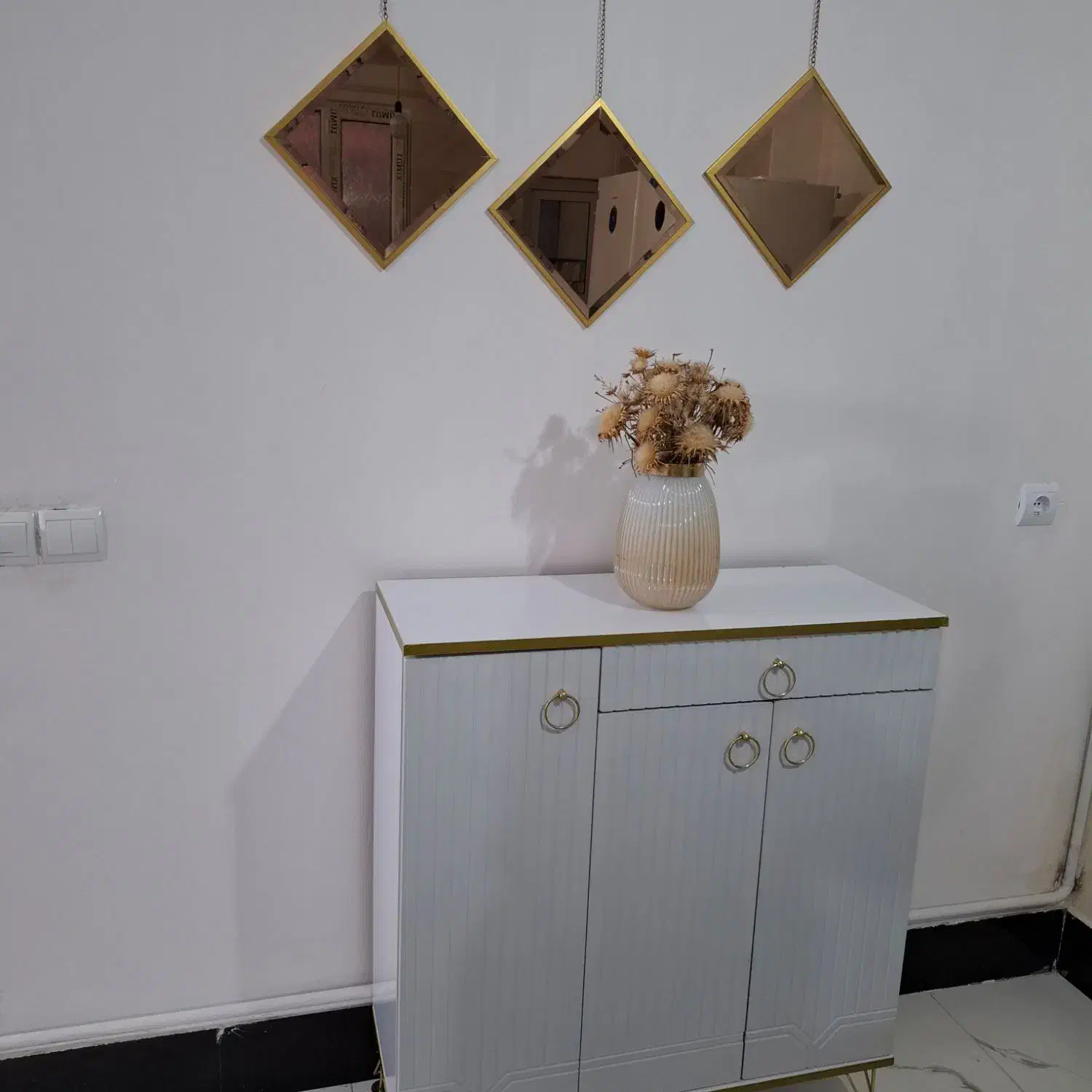 سرویس چوبی به دلیل تغیر دکور|بوفه، ویترین، کنسول|نورآباد, |دیوار