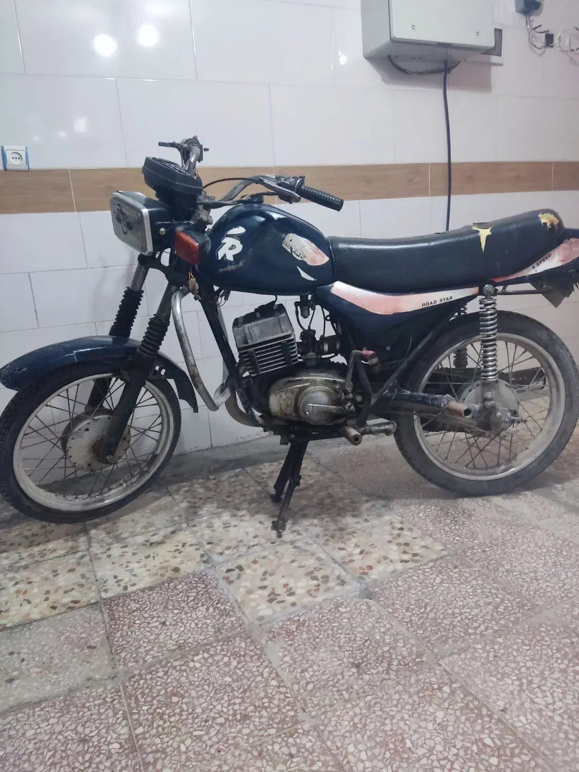 موتور قدیمی روسی مینیکس|موتورسیکلت|ابریشم, |دیوار