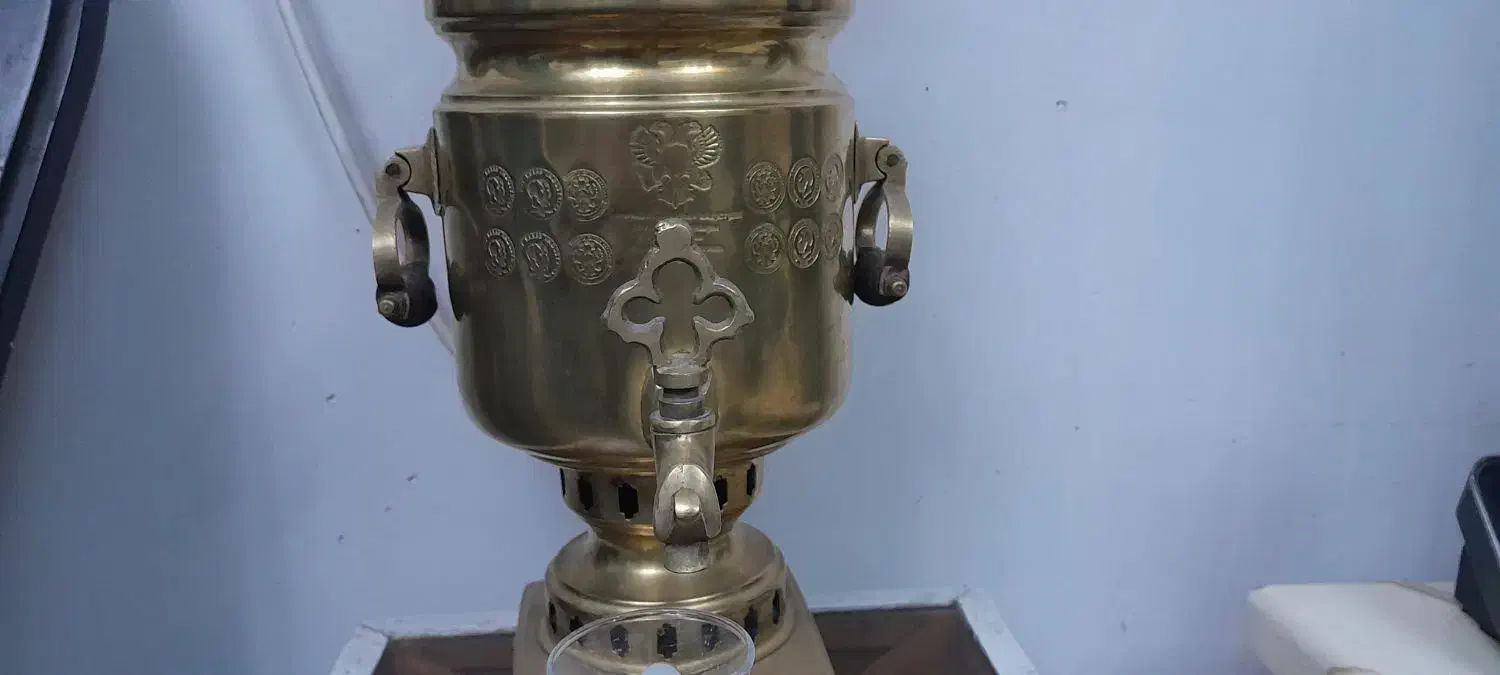 سماور برنجی روسی|کلکسیون اشیاء عتیقه|ری, ظهیرآباد|دیوار