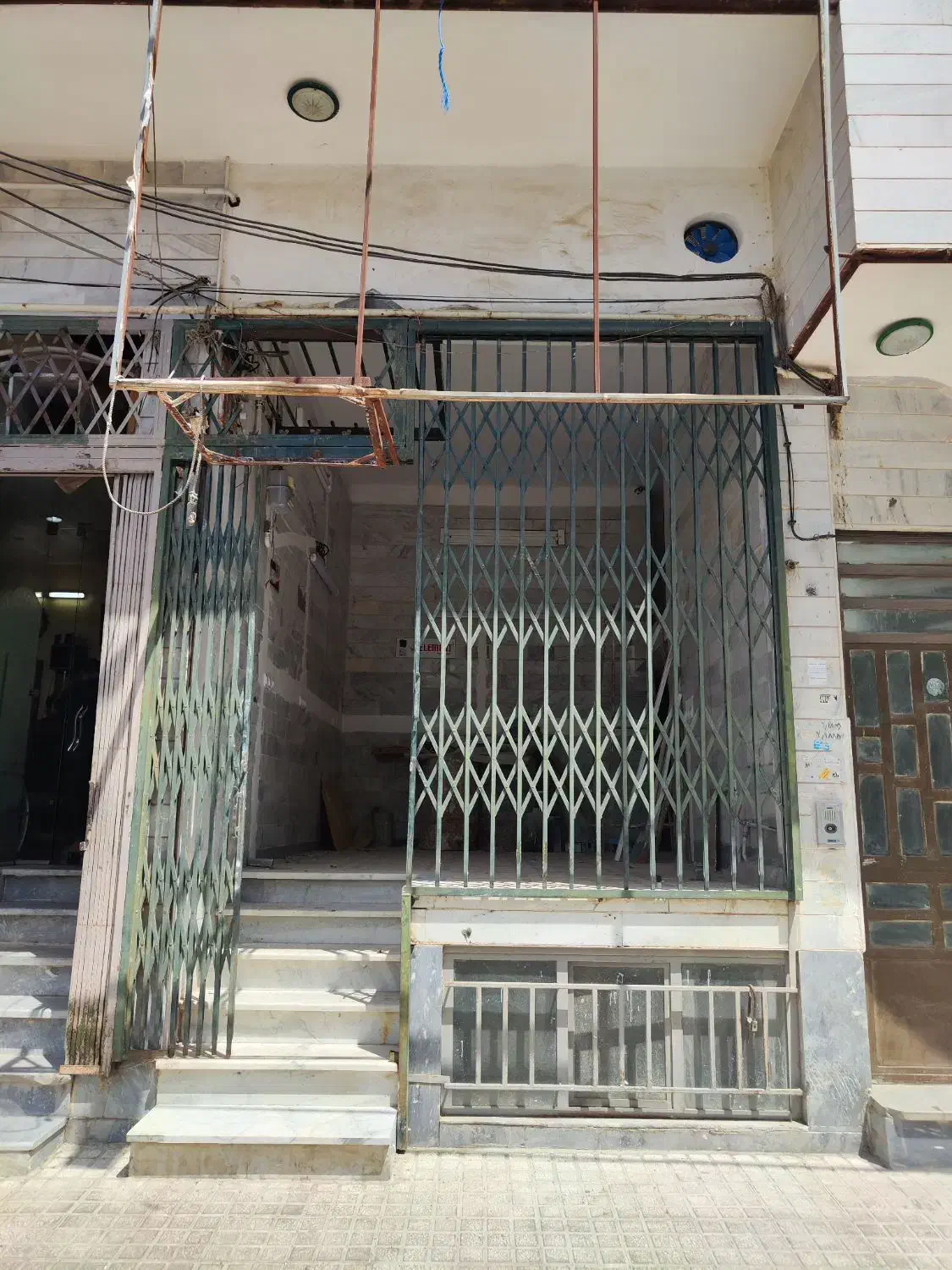 فروش ۵۶متر مغازه با ۱۰۷متر زیرزمین در جمهوری|فروش مغازه و غرفه|سمنان, |دیوار