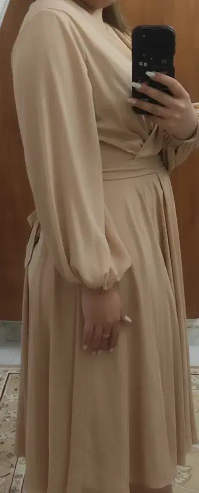 لباس عروسکی ..|لباس|رباط‌کریم, رباط‌کریم|دیوار