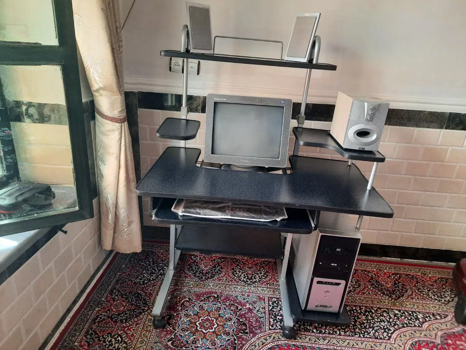 کامپیوتر و میز|میز تحریر و کامپیوتر|فیروزآباد (فارس), |دیوار