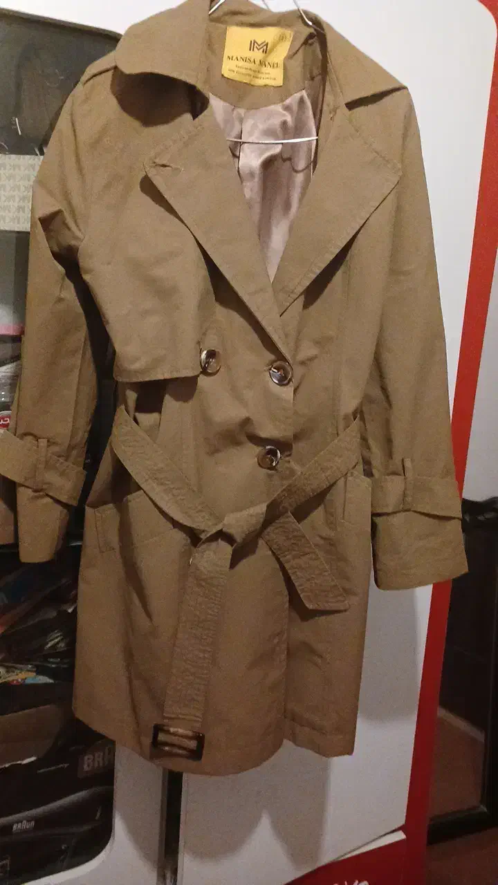 بارانی سایز ۴۲ در حد نو ۶۰۰۰۰۰|لباس|میانه, |دیوار