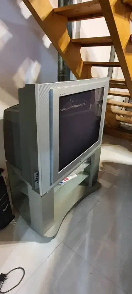 تلویزیون ۳۴ سامسونگ (پشت دار) به همراه میز|تلویزیون و پروژکتور|کیاشهر, |دیوار