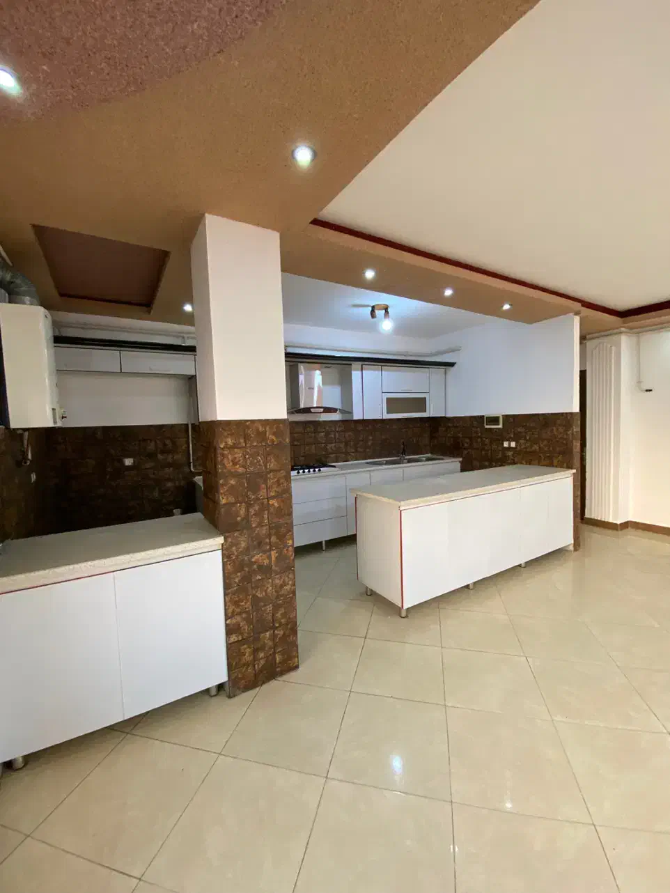 اجاره واحد ۹۵ متری (پارکینگ،آسانسور،انباری)|اجارهٔ آپارتمان|کوچصفهان, |دیوار