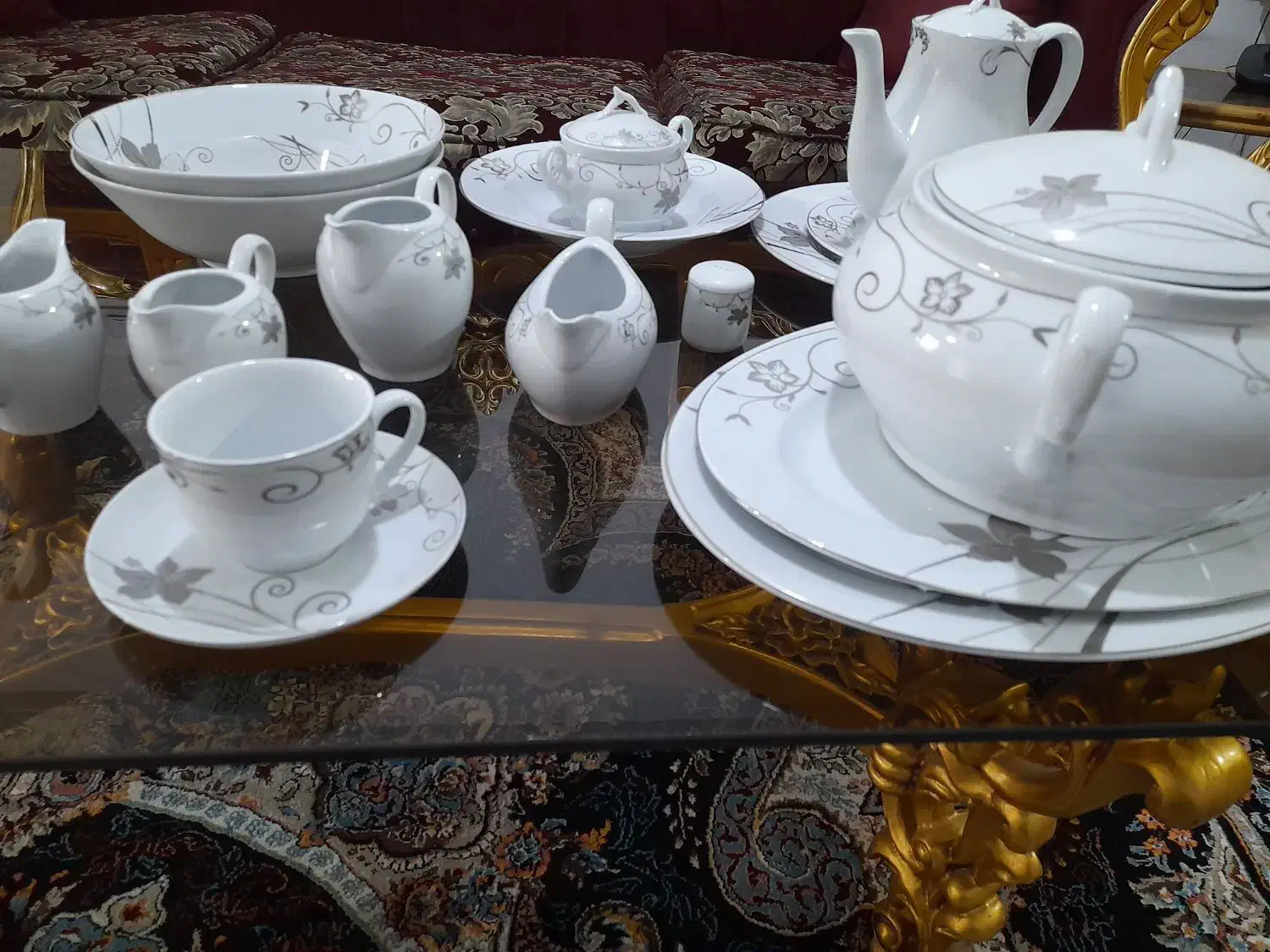 سرویس چینی ۱۸ نفره|ظروف سرو و پذیرایی|شیراز, جوادیه|دیوار