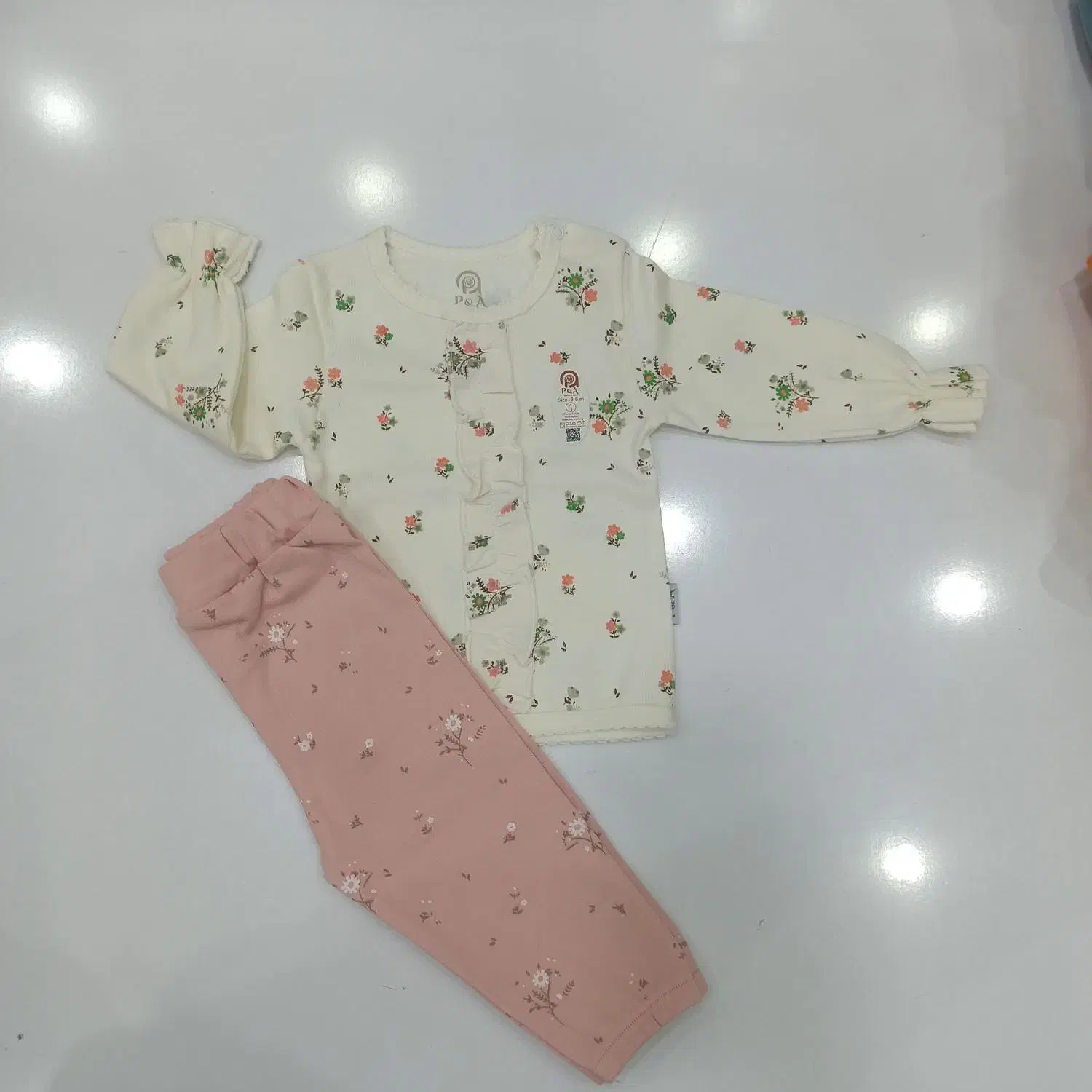 لباس تیکه‌ی تریکو نوزاد در رنگ ها و طرح های متنوع|کفش و لباس بچه|اصفهان, شیخ اشراق|دیوار