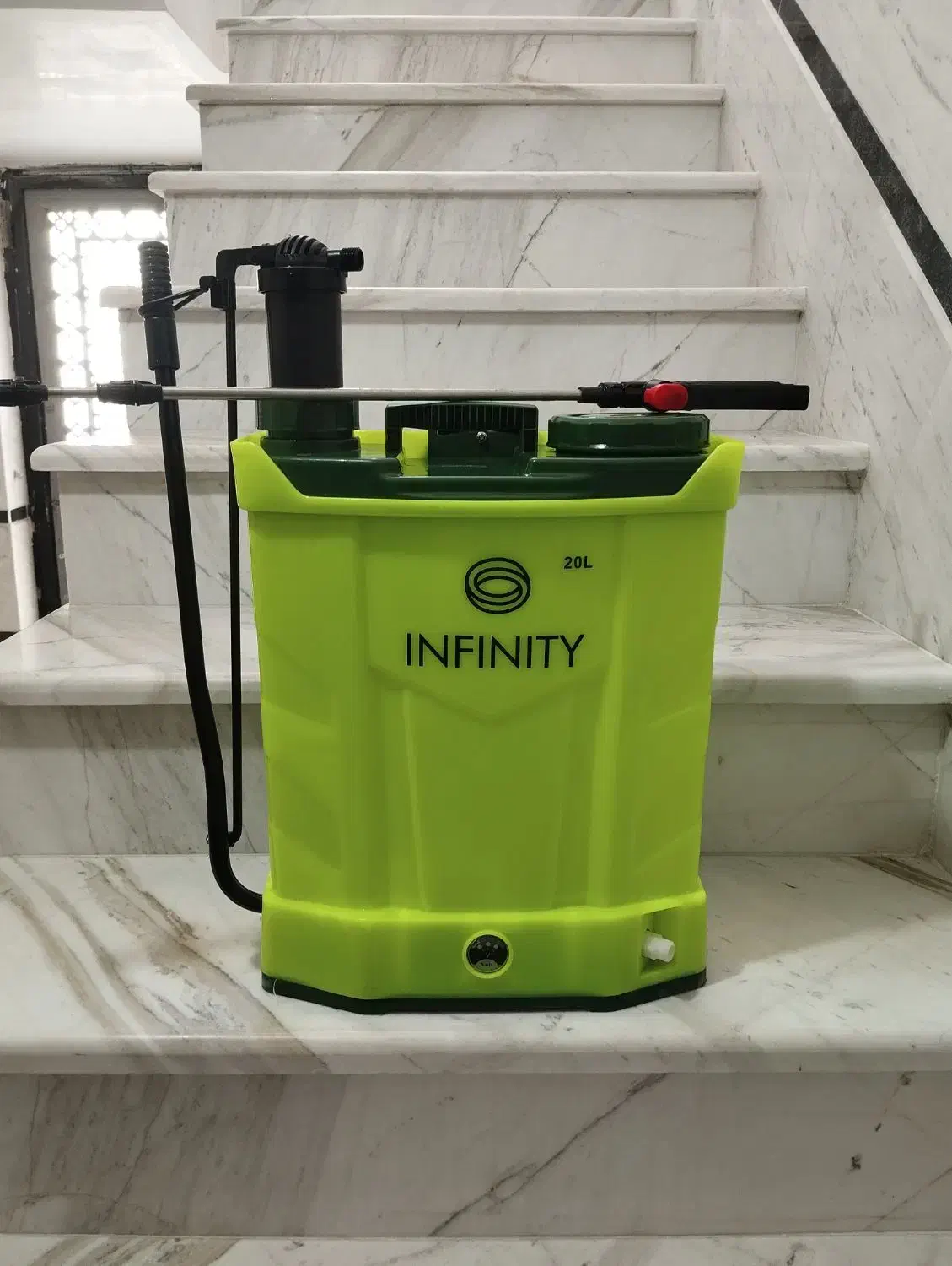 سم پاش برقی دستی|خدمات باغبانی و درختکاری|سنندج, |دیوار