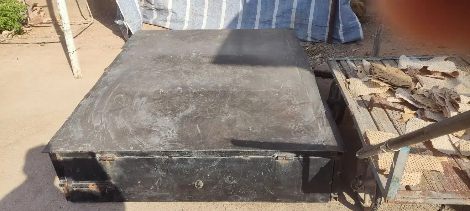 کفی فلزی وانت اریسان|قطعات یدکی و لوازم جانبی|شیراز, محراب|دیوار