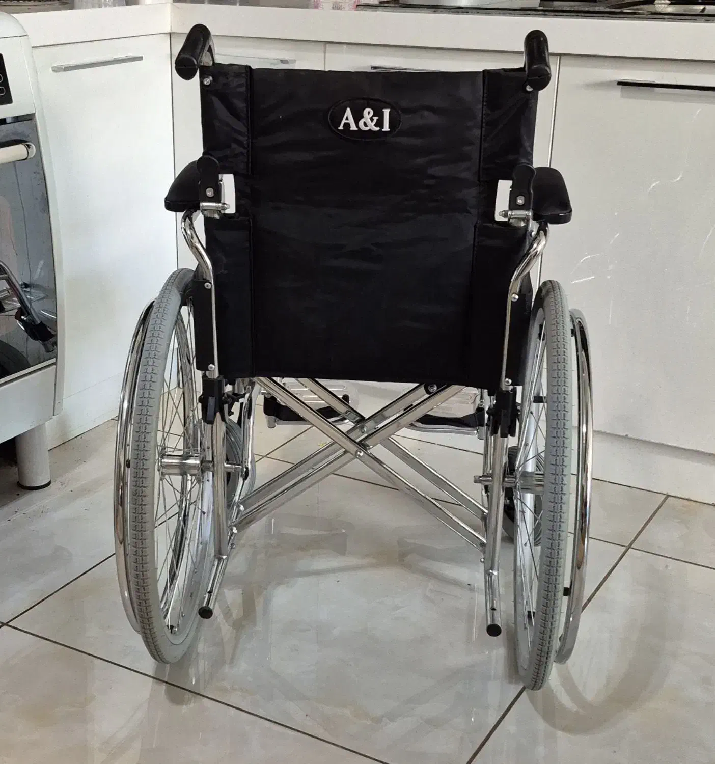 دو تا ویلچر تایوانی پا به نو برای فروش|آرایشی، بهداشتی، درمانی|اصفهان, لیمجیر|دیوار