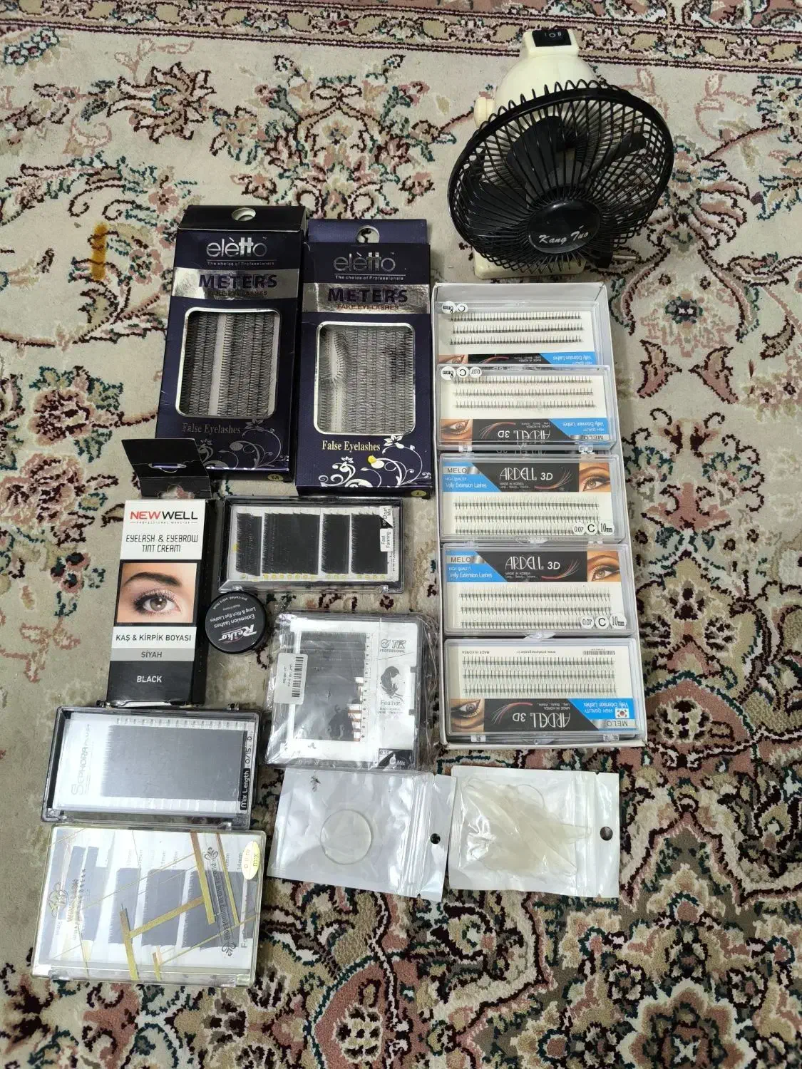 برای کاشت مژه|آرایشگاه و سالن‌های زیبایی|برخوار, |دیوار