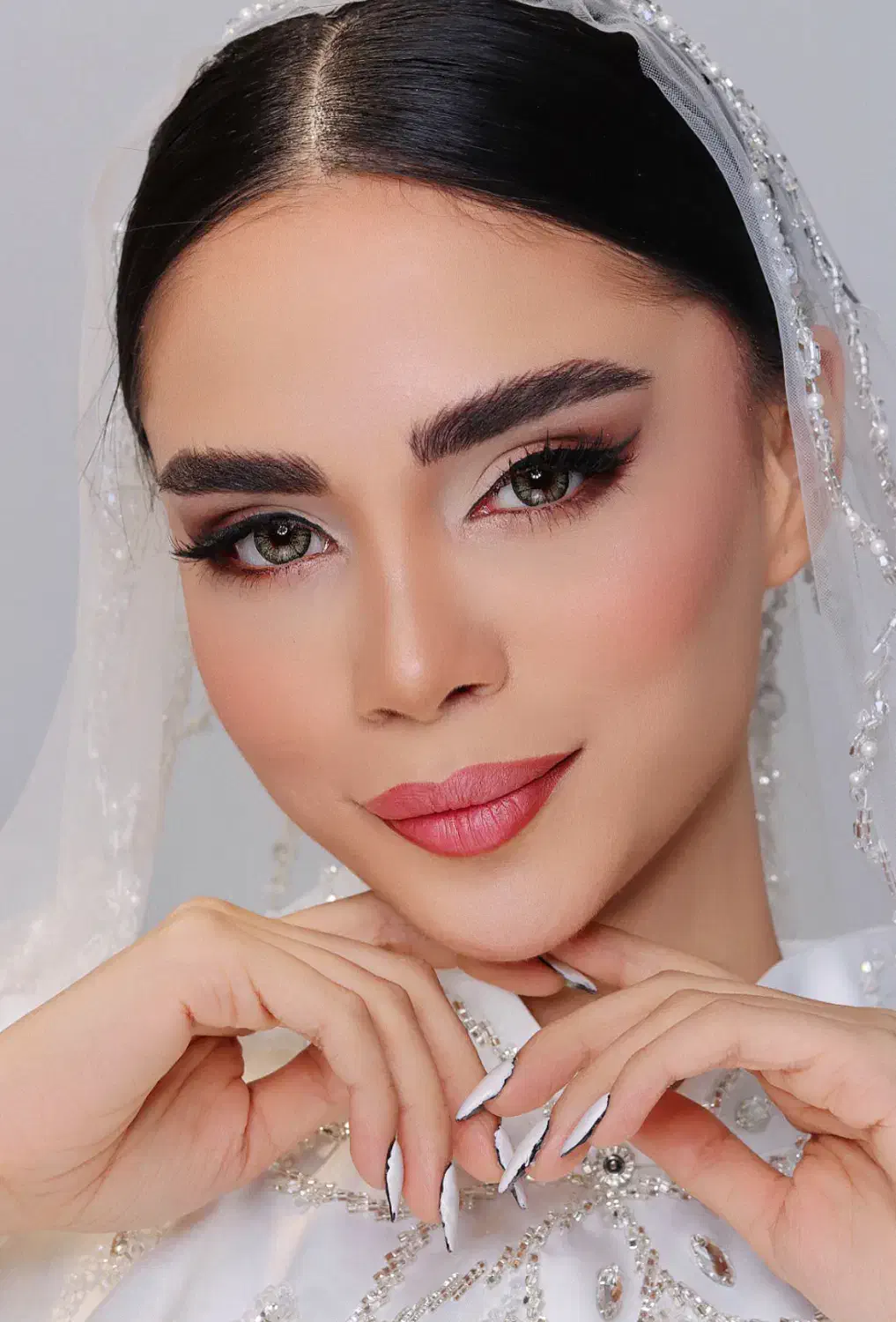 میکاپ|خدمات آرایشگری و زیبایی|ساری, |دیوار