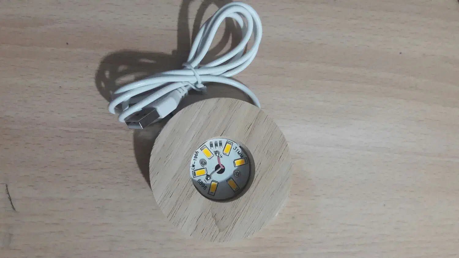 گوی کریستالی|چراغ خواب و آباژور|ساوه, |دیوار