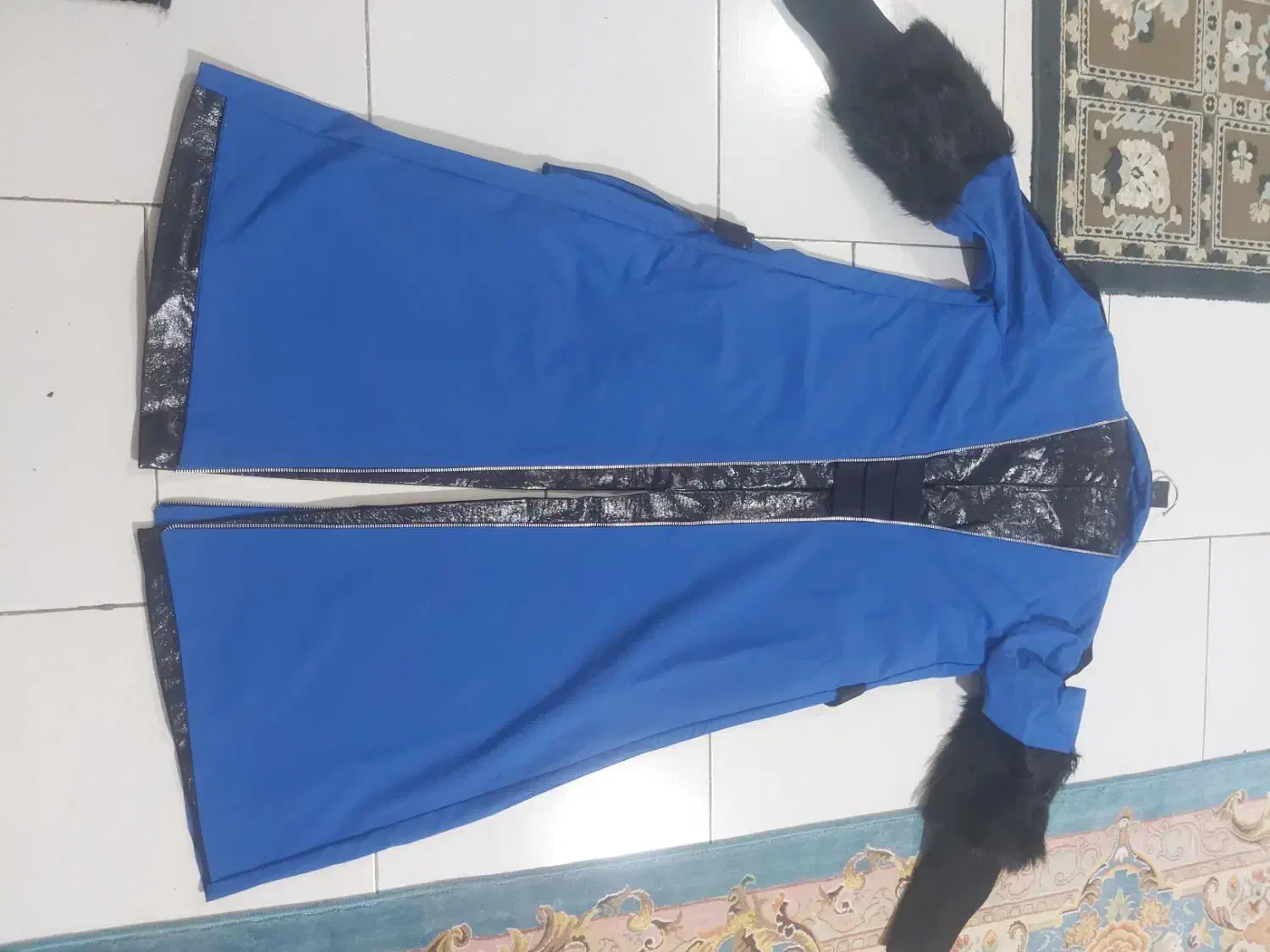 پالتو چرم|لباس|بومهن, |دیوار