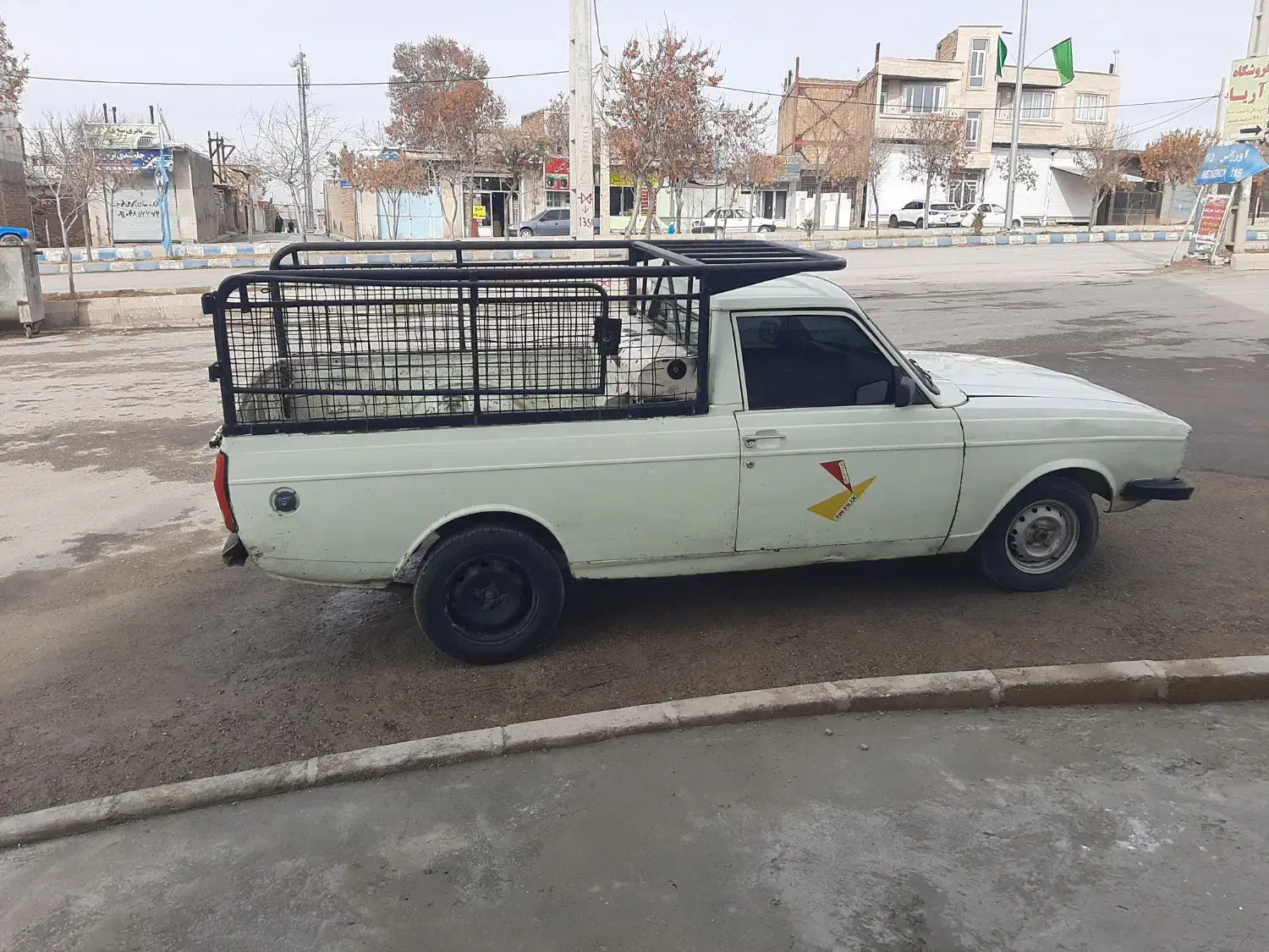 پیکان وانت|خودرو سواری و وانت|بزینه رود, |دیوار