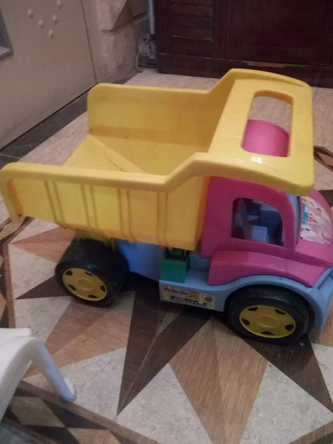 اسباب بازی|اسباب‌بازی بچه|مشهد, دانشجو|دیوار