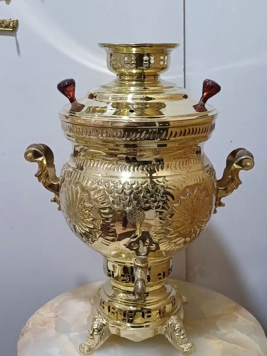 سماور برنجی زغالی ساده طرح دار آینه ۱۰ لیتری|صنایع دستی و سایر لوازم تزئینی|رباط‌کریم, شترخوار|دیوار