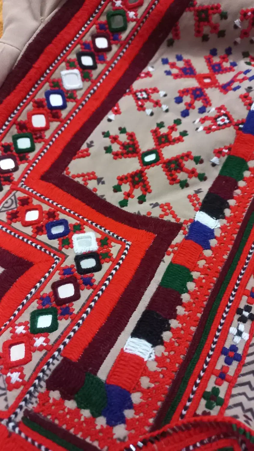 دورنده ام کلا|لباس|سراوان, |دیوار