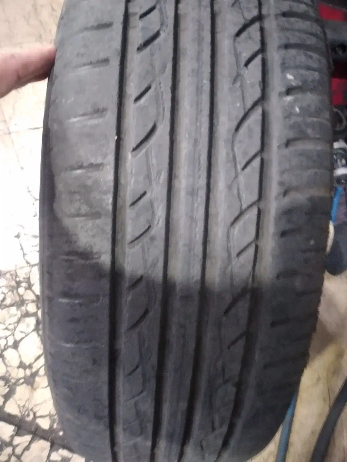 لاستیک خودرو|قطعات یدکی و لوازم جانبی|کاشان, شهرک انقلاب|دیوار