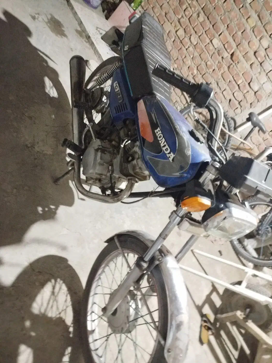 موتور هندا 125س پیشرو|موتورسیکلت|زاهدان, |دیوار