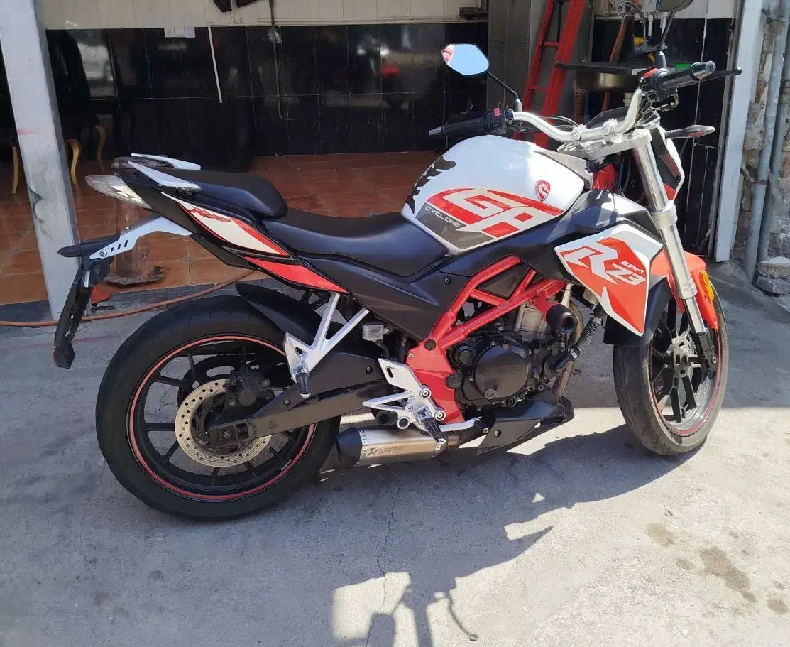 موتور ۲۵۰cc RZ3 بسیار نرم و سالم و تمیز|موتورسیکلت|تبریز, |دیوار