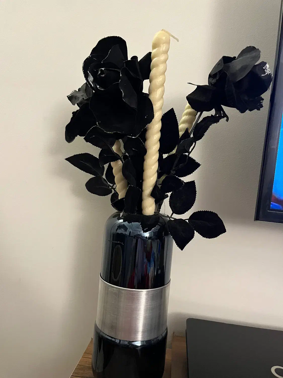 گل و گلدان مشکی|گل مصنوعی|تهران, کوی بیمه|دیوار