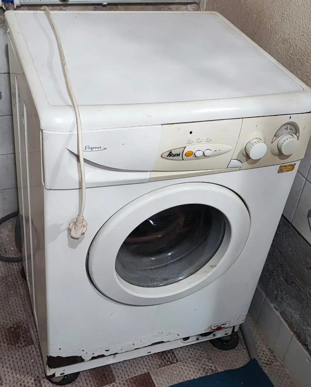 ماشین لباسشویی آبسال سالم|ماشین لباسشویی و خشککن لباس|اسکو, |دیوار