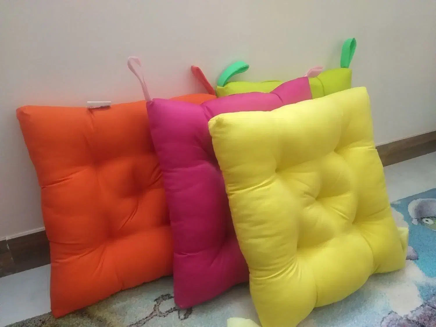 کوسن خارجی نو نو|پشتی|رودهن, |دیوار