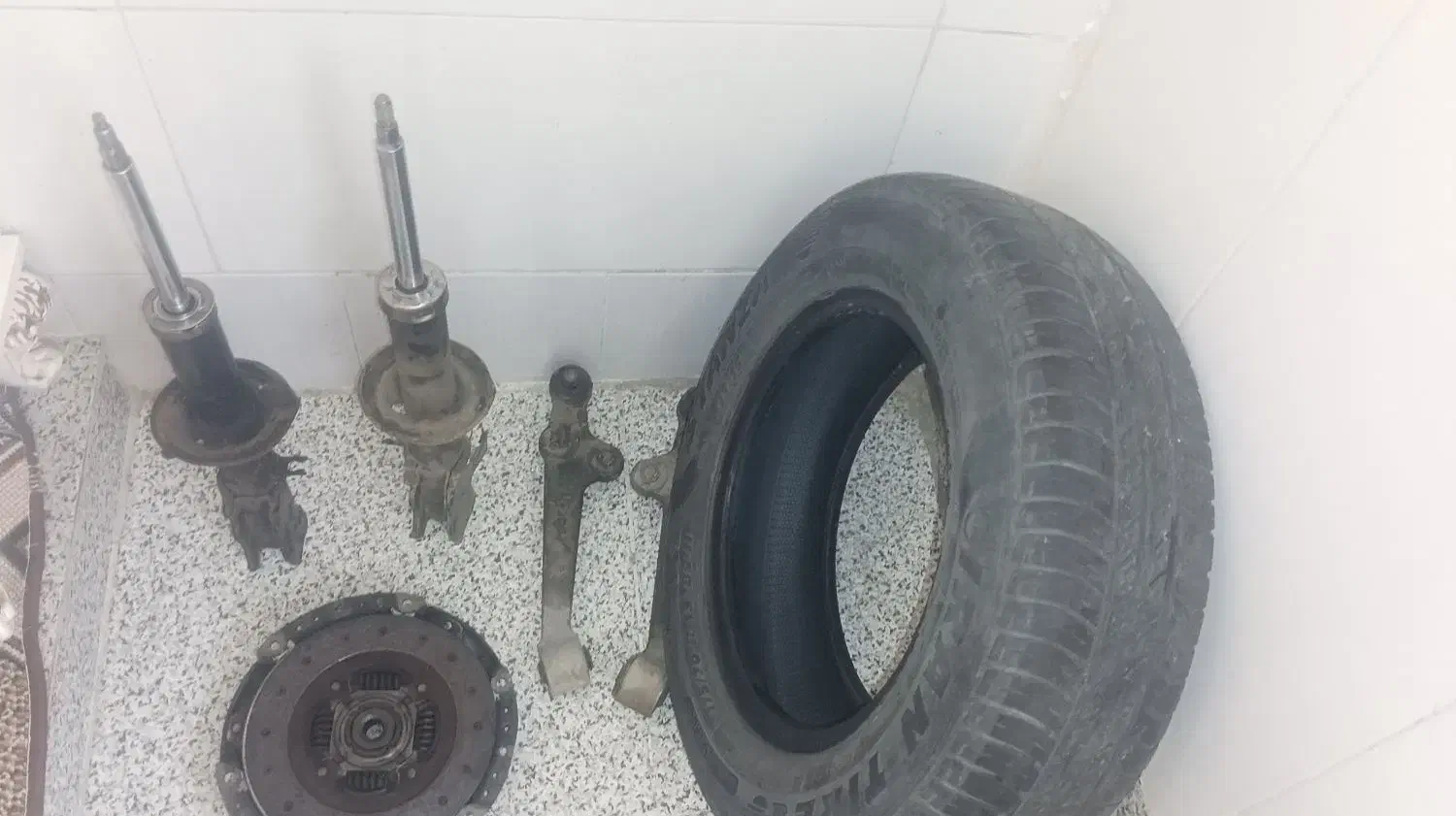 لاستیک،طبق،کمک فنر،دیسک و صفحه تیبا|قطعات یدکی و لوازم جانبی|همدان, |دیوار