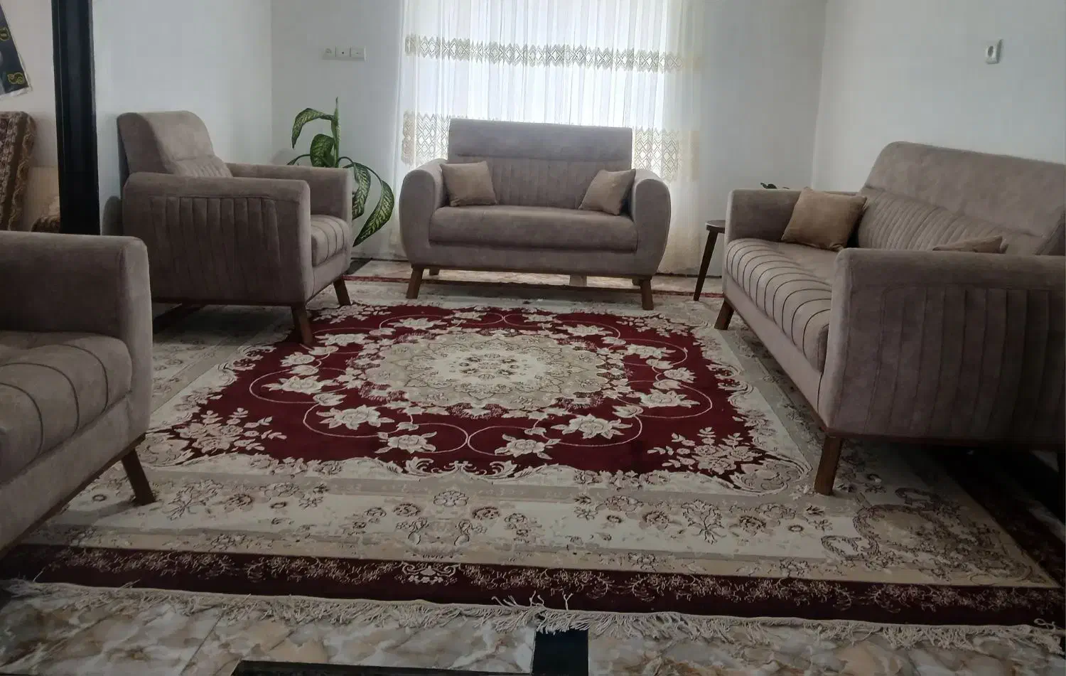 مبل|مبلمان خانگی و میز عسلی|قروه, |دیوار