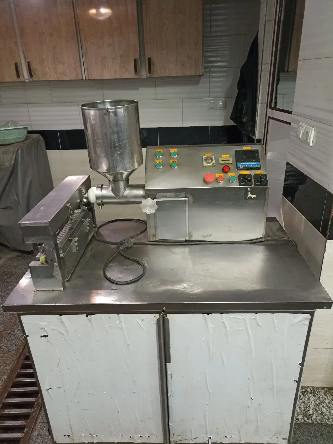 دستگاه کباب گیر بسیار تمیز و سالم|کافیشاپ و رستوران|سبزوار, طبرسی (جعفرآباد)|دیوار