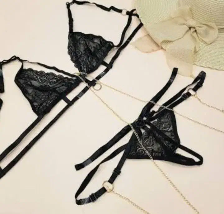 لباس شب|لباس|خسروشاه, |دیوار