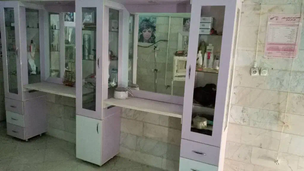 ویترین آرایشگاه|آرایشگاه و سالنهای زیبایی|شاهدشهر, |دیوار