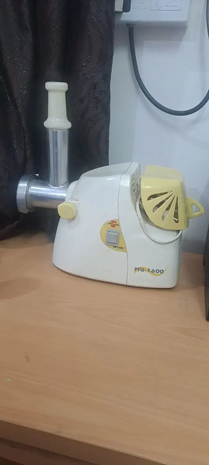 چرخ گوشت در حد نو یکبار استفاده شده|خردکن، آسیاب، غذاساز|شوشتر, |دیوار