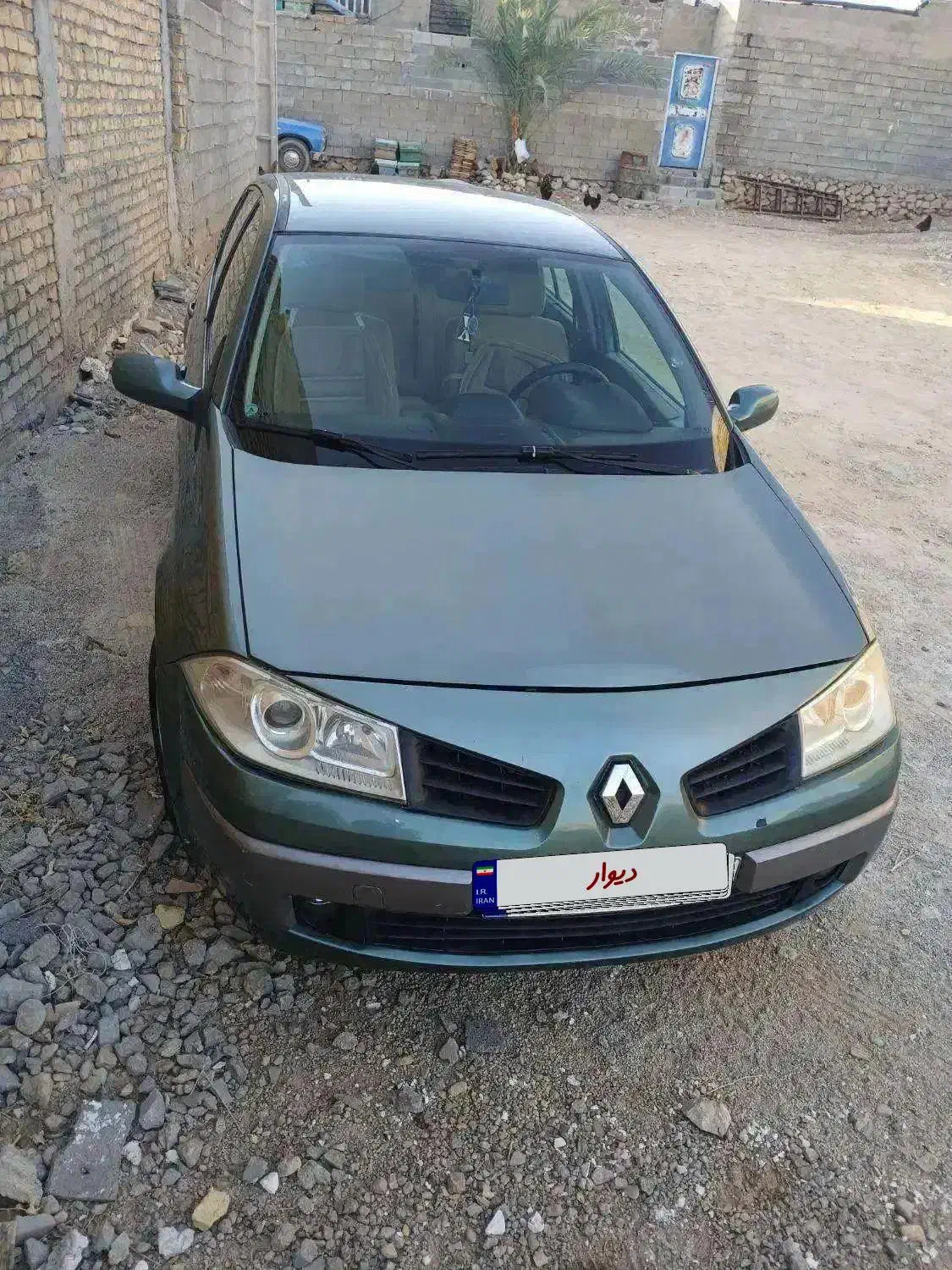 فروش مگان ۱۶۰۰ رنگ فابریک ی|خودرو سواری و وانت|شیراز, ارم|دیوار