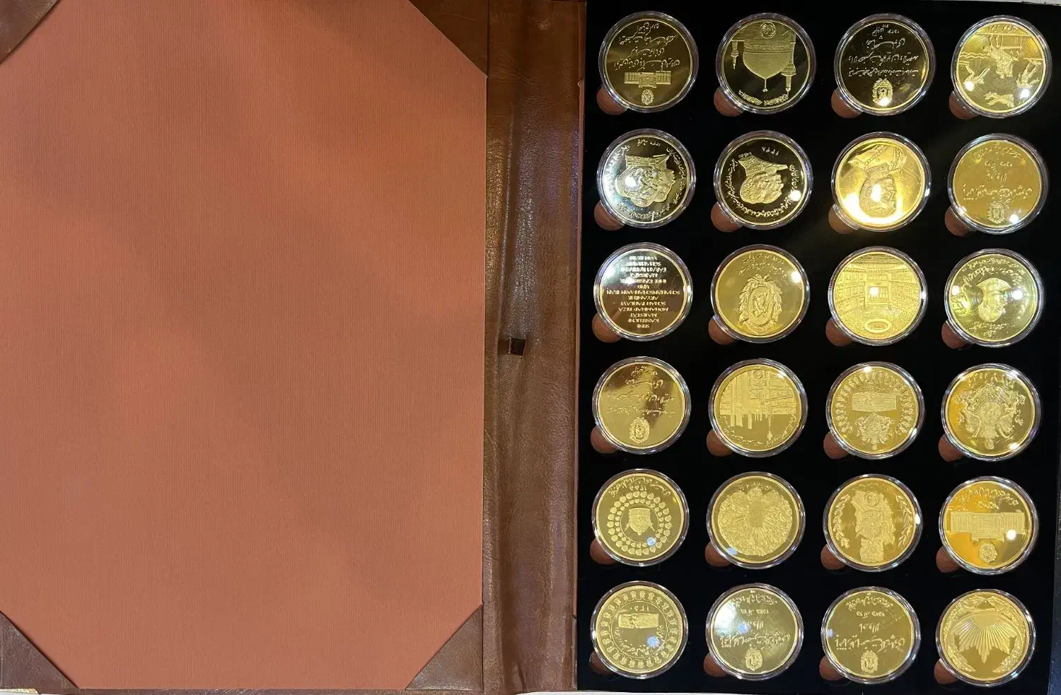 سکه یادبود قدیمی|کلکسیون سکه، تمبر، اسکناس|کرمانشاه, |دیوار