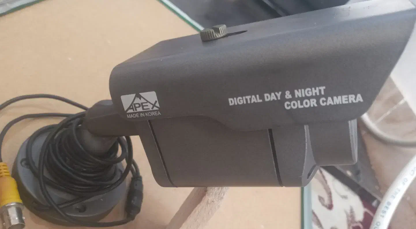 یکعدددوربین مداربسته.مادونقرمز.|دوربین مداربسته|بروجرد, |دیوار