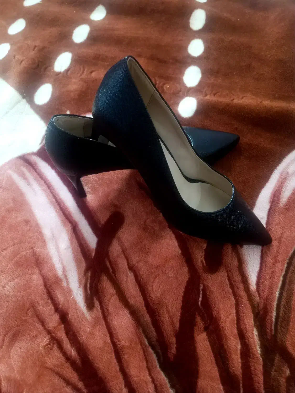 کفش پاشنه دار|کیف، کفش، کمربند|جهرم, |دیوار