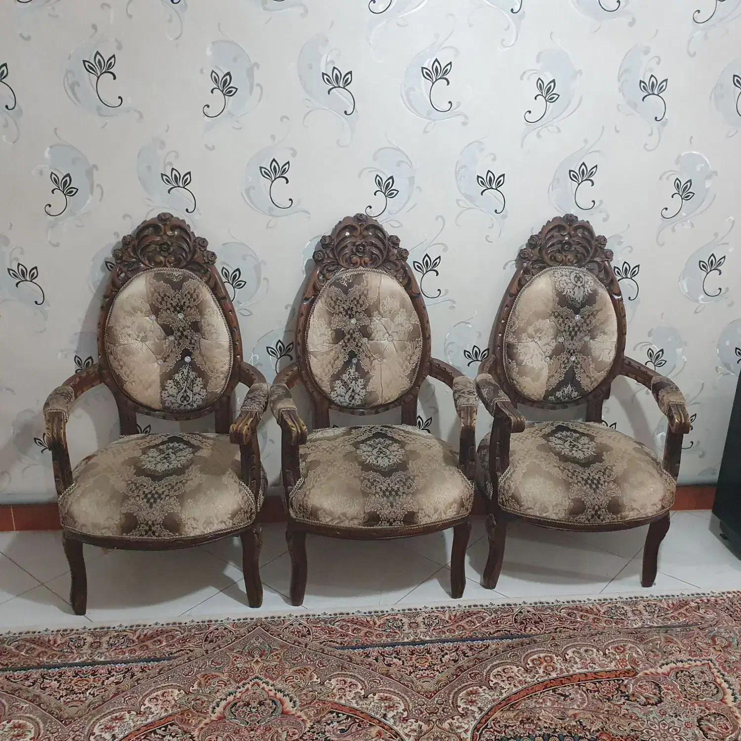 مبل سلطنتی ۹نفره همراه بامیز|مبلمان خانگی و میز عسلی|مشکین‌دشت, |دیوار