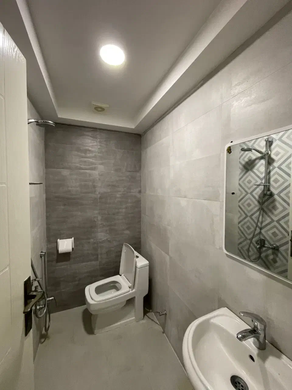 واحد برای دفترکار  و مطب|فروش دفتر کار، اتاق اداری، مطب|رشت, آزادگان|دیوار