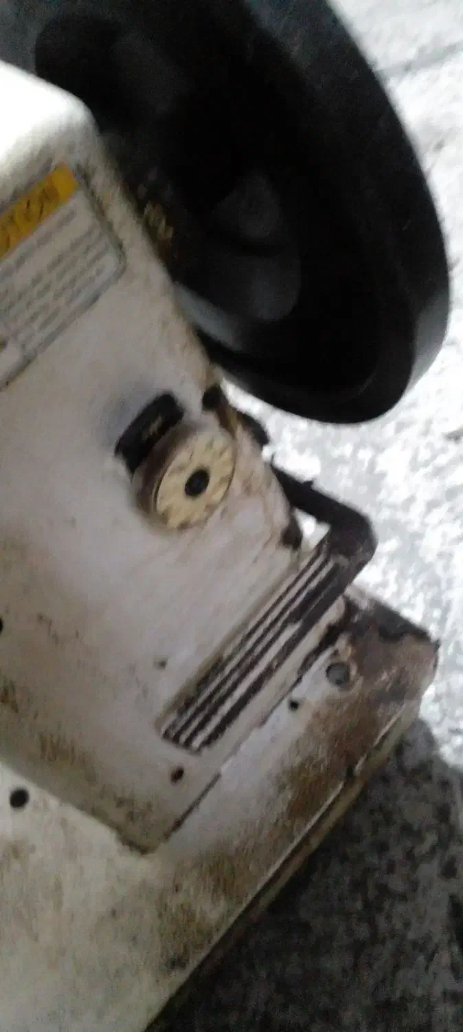 چرخ ضخیم دوز|چرخ خیاطی و ریسندگی|پاکدشت, خاتون آباد|دیوار