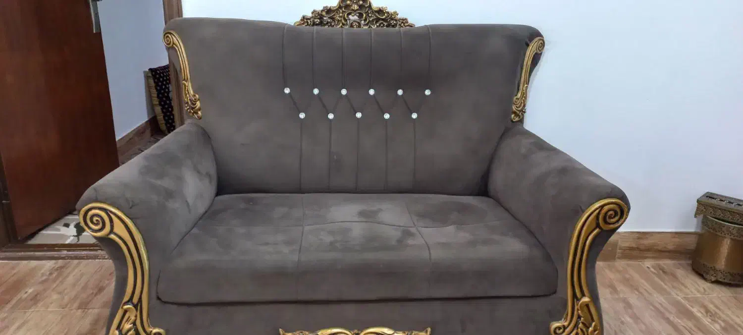 مبل 7 نفره بسیار تمیز|مبلمان خانگی و میز عسلی|قرق, |دیوار