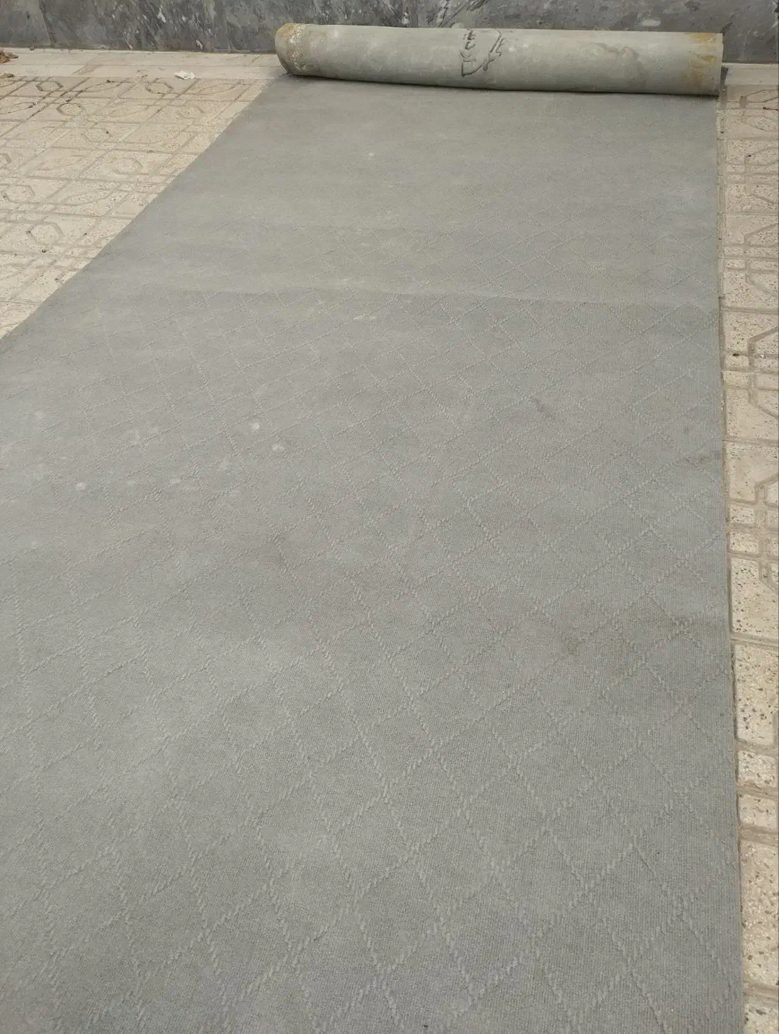 موکت به رنگ طوسی در حد نو  ۲۶ متر فقط یک میلیون|موکت|اردبیل, |دیوار