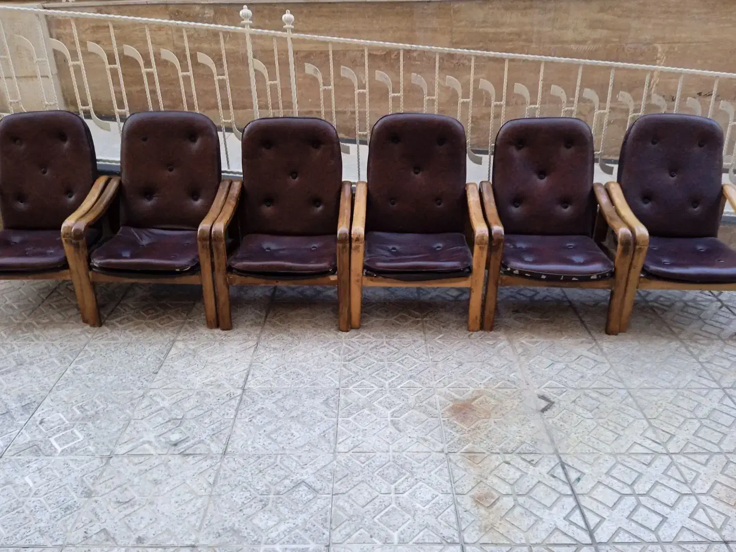 ۶عد صندلی سالم بفروش میرسد|صندلی و نیمکت|شیراز, فرگاز|دیوار