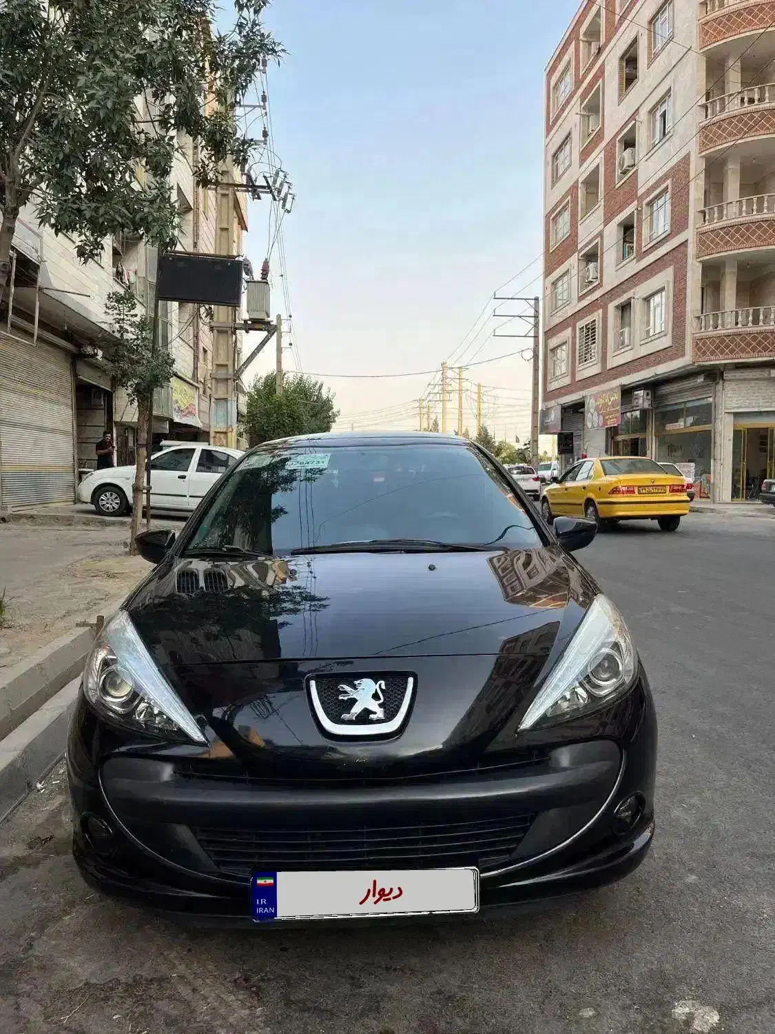 پژو ۲۰۷ مدل ۱۴۰۱ سقف شیشه ای پانا کم کارکرد|خودرو سواری و وانت|بهارستان, |دیوار