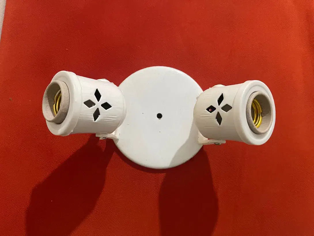 سرپیچ دو تایی و یک جک تخت تاشو|ریسه و چراغ تزئینی|کرج, فاز ۳ گوهردشت|دیوار