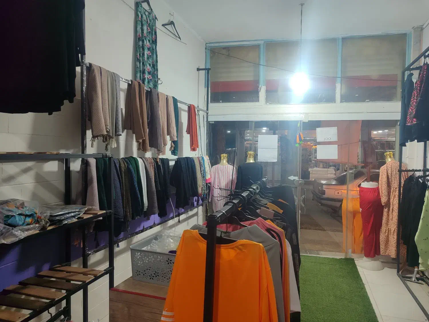 مغازه لباس فروشی در فارسان|لباس|فارسان, |دیوار